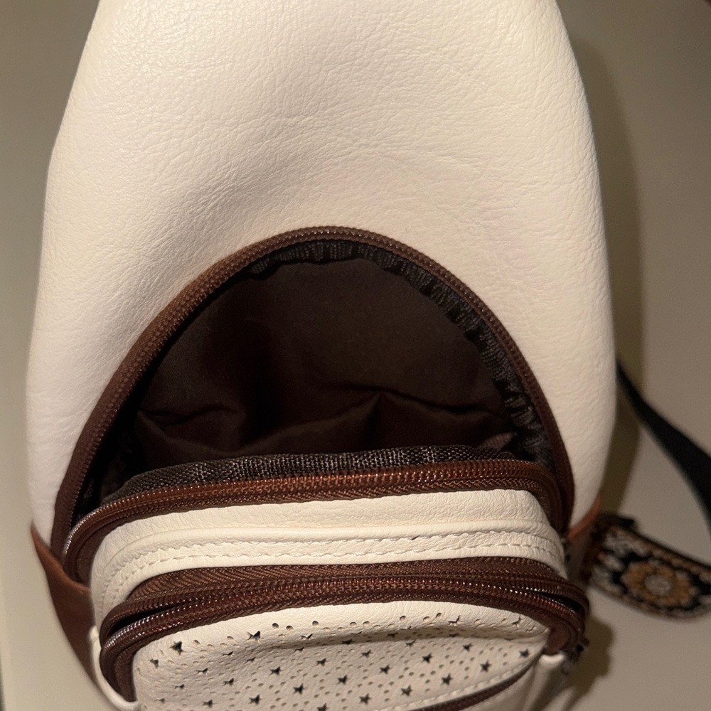 Mroede Women’s White and Brown Crossbody Sling Bag EUC - Picture 12 of 16